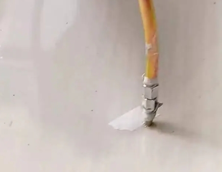朔城瓷砖空鼓维修公司专业解答在瓷砖铺贴过程中，如果使用的砂料过粗（如全部使用了粗砂），可能会导致以下问题